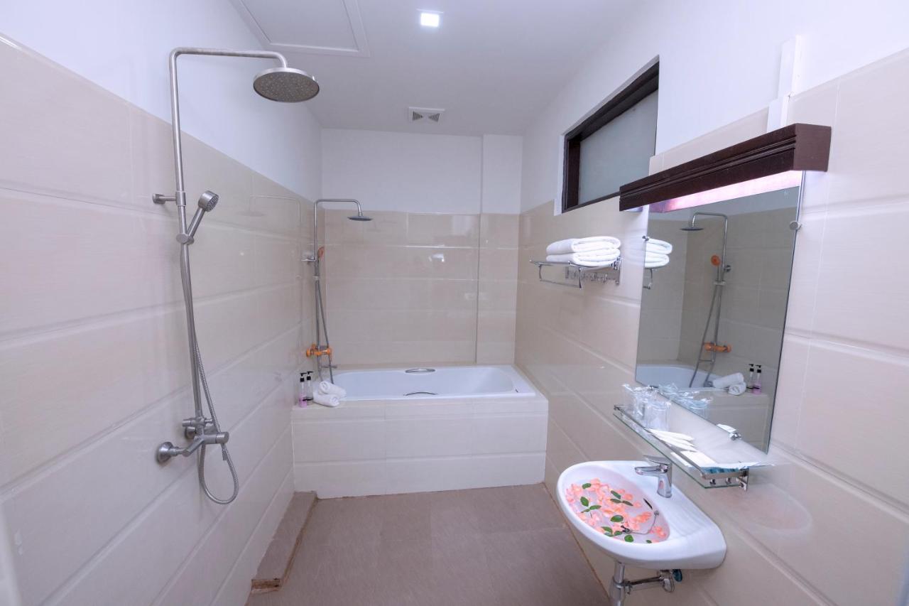 Uct Taunggyi Hotel Esterno foto