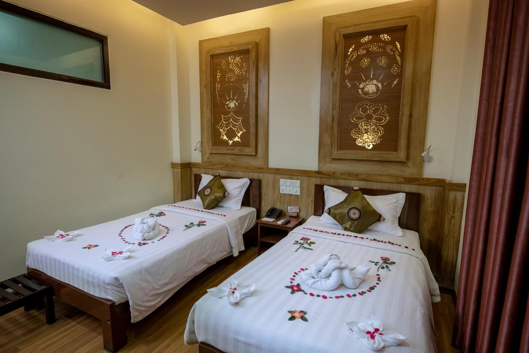 Uct Taunggyi Hotel Esterno foto